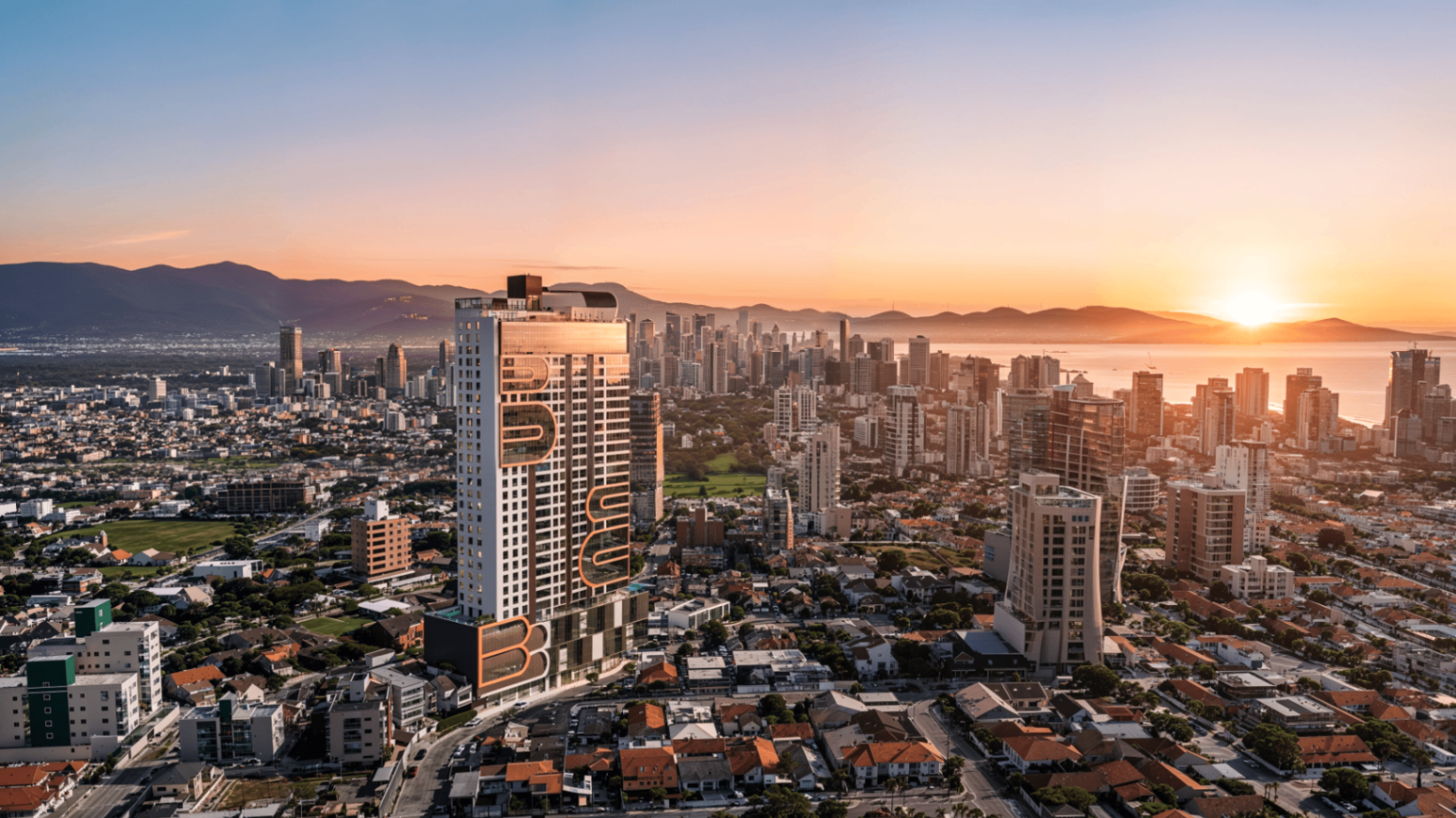 Vista aérea do Balas Tower ao pôr do sol